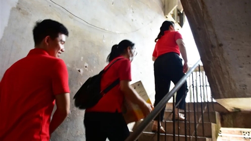 迎“七一”，送溫暖 | 百裕教育黨支部走訪慰問困難老黨員